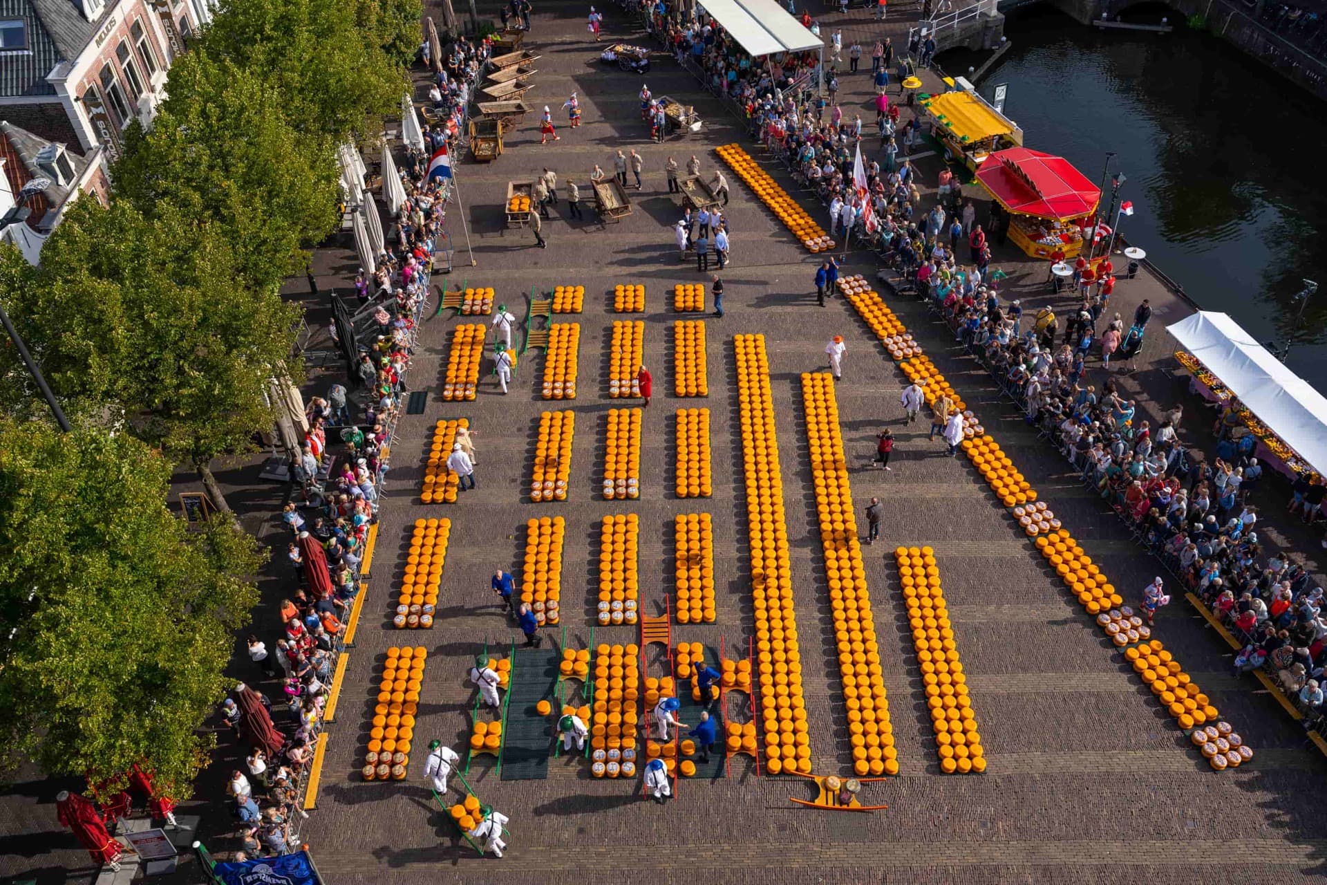 Visit Alkmaars cheese market and be amazed!